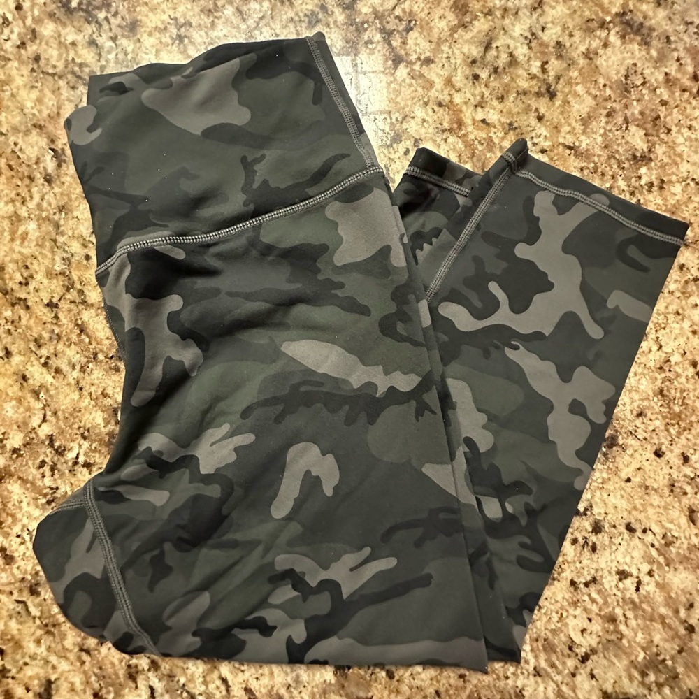 ZYIA Camouflage Leggings - Black